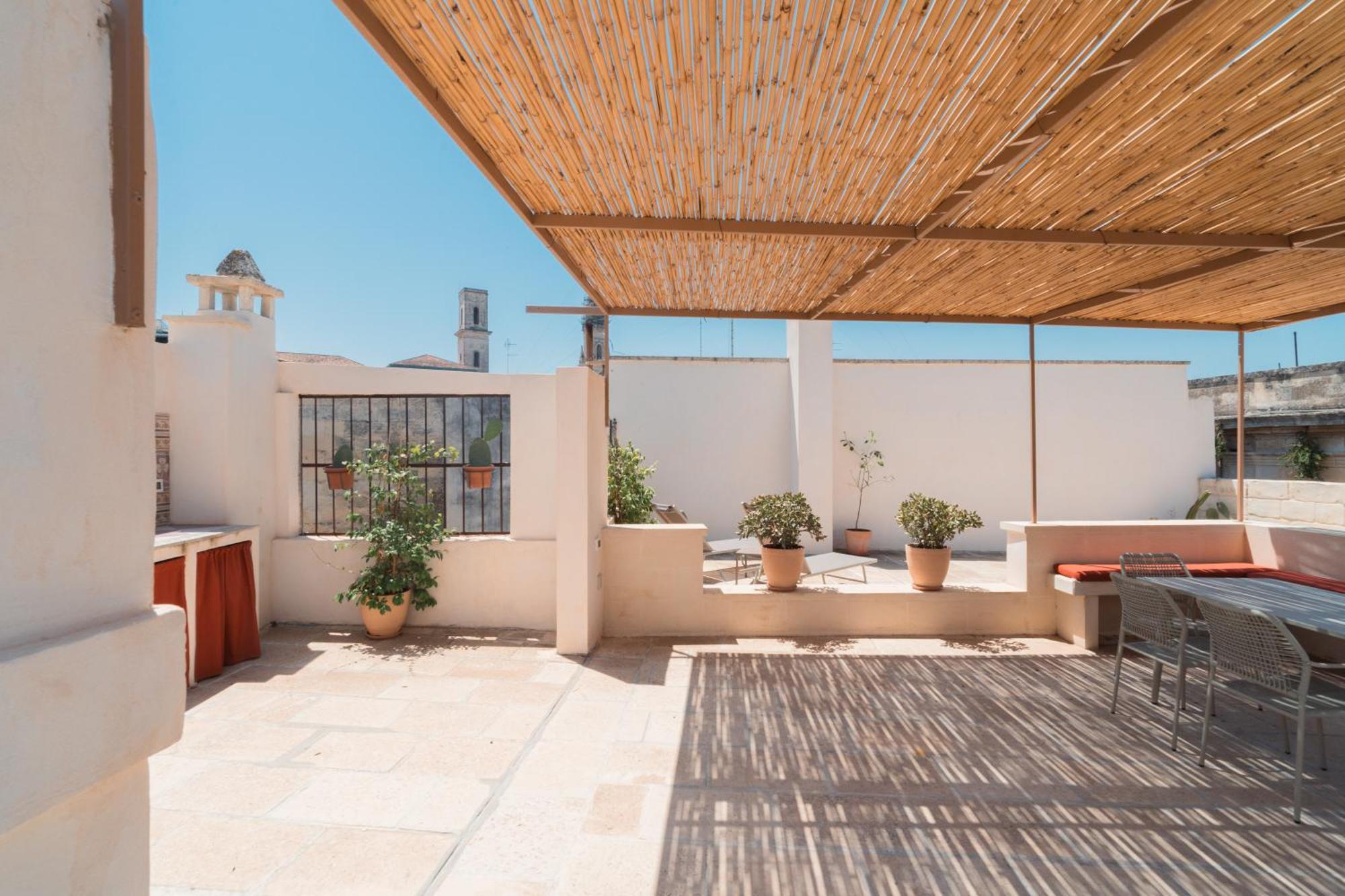 Lotus Apartment & Rooftop By Residence Colibri ليتشي المظهر الخارجي الصورة