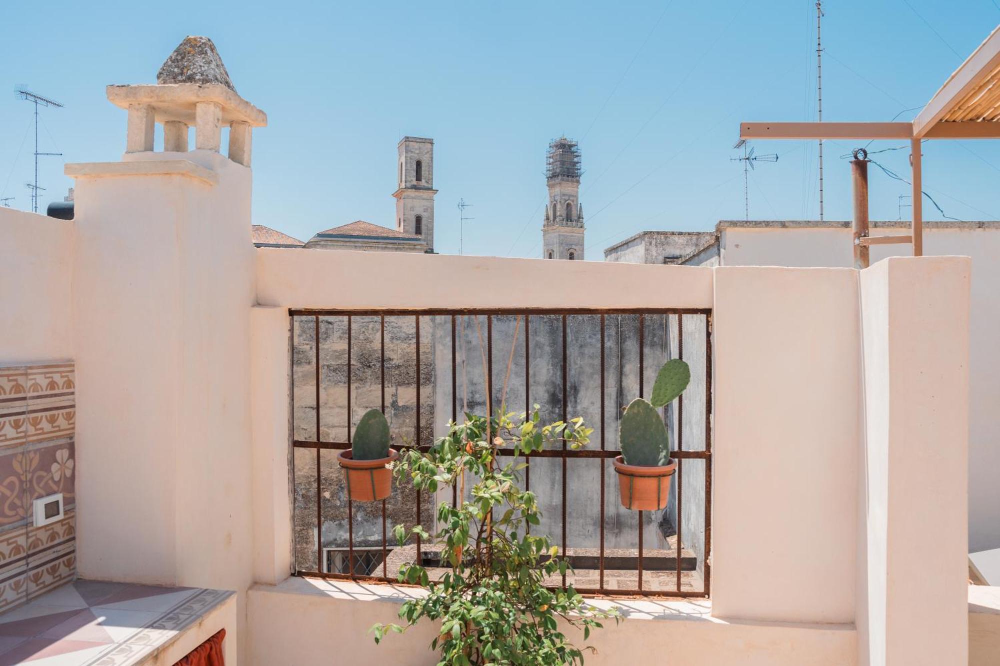 Lotus Apartment & Rooftop By Residence Colibri ليتشي المظهر الخارجي الصورة