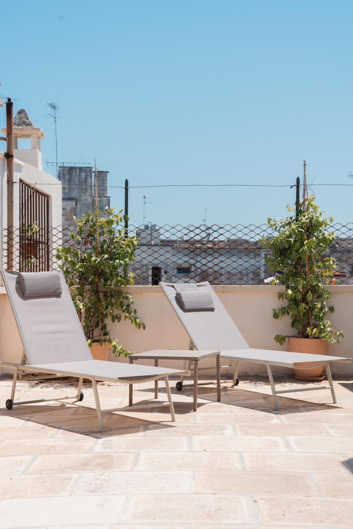 Lotus Apartment & Rooftop By Residence Colibri ليتشي المظهر الخارجي الصورة